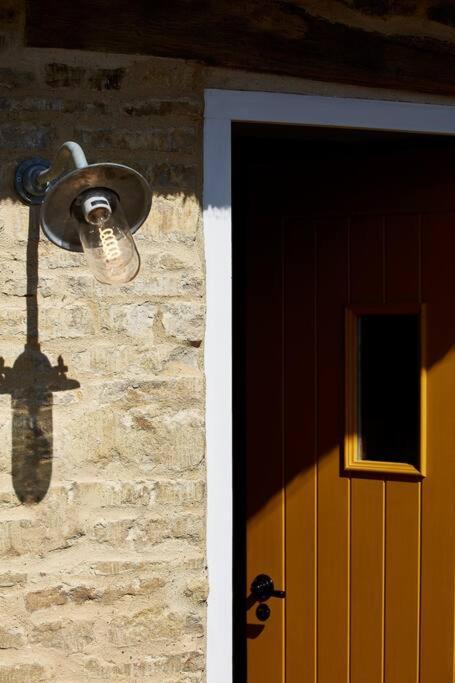 Dawn At The Sun Inn Felmersham, Our Signature Duplex Suite Sharnbrook Buitenkant foto